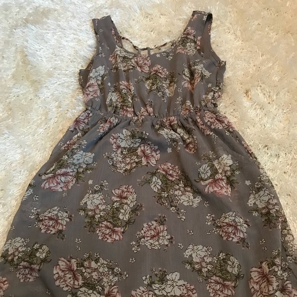 Adorable Gray Dress with Floral Print 🩶 Above Knee Length, Size S - Picture 1 of 2
